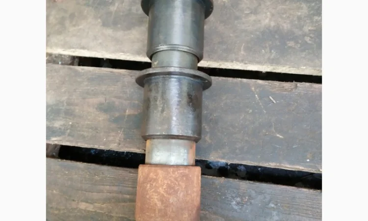 Ось качения ЮМЗ завод в сборе - фото № 1