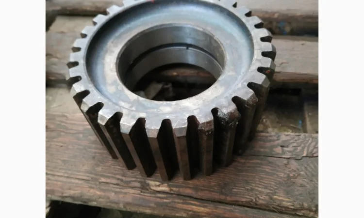 Шестерня подставная раздаточной коробки ЮМЗ завод - фото № 2