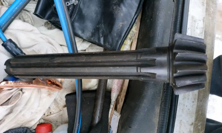 Вал вторичный ЮМЗ (хвостовик) б/у - фото № 4