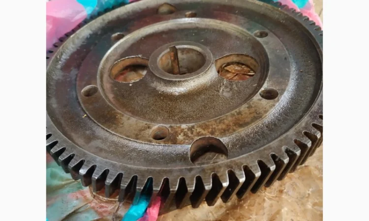 Шестерня распредвала ЯМЗ-238 84z большая - фото № 1