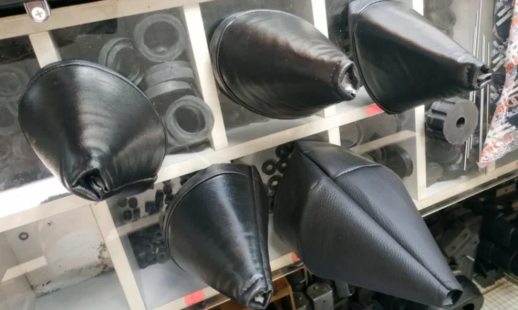 Чехлы рычагов кабины Т-150, ХТЗ - фото № 2