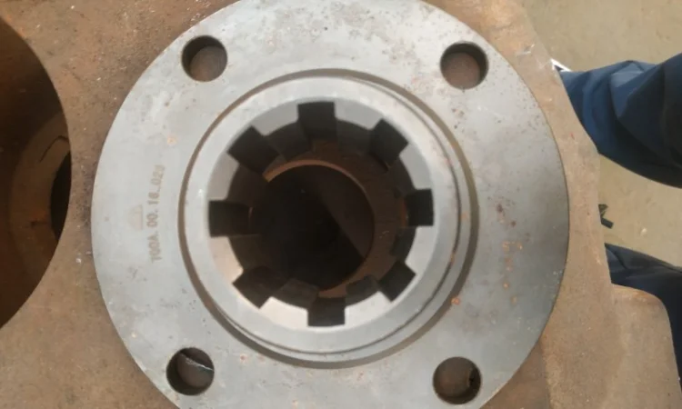 Фланец редуктора привода насосов К-700, К-701 (700А.00.16.020) 8 шлиц - фото № 2