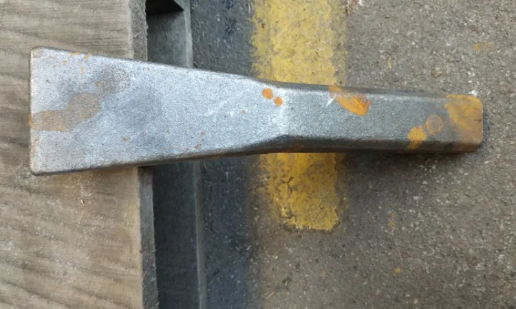 Зуб ковша экскаватора МТЗ, ЮМЗ - фото № 2