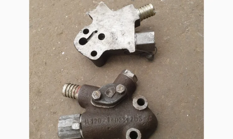 Клапан редукционный Д120-1403382Б3 двигателя Д 120 трактора Т25 - фото № 1