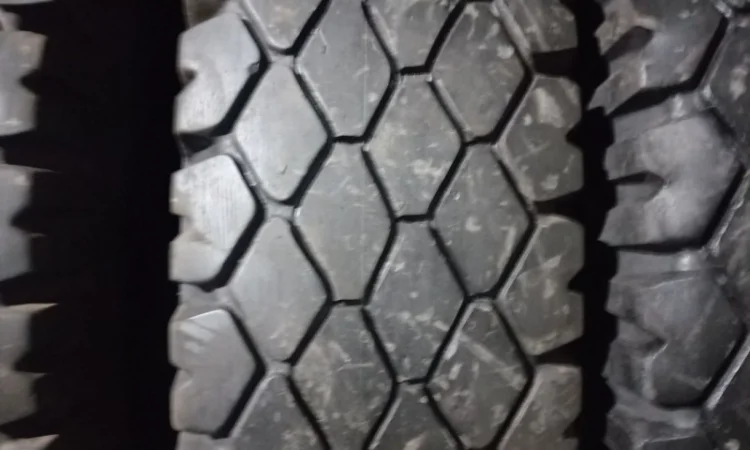 Бу шина 280-508 (10.00-20) ромб на камаз, Зил (Кама, Белшина, Росава) - фото № 2