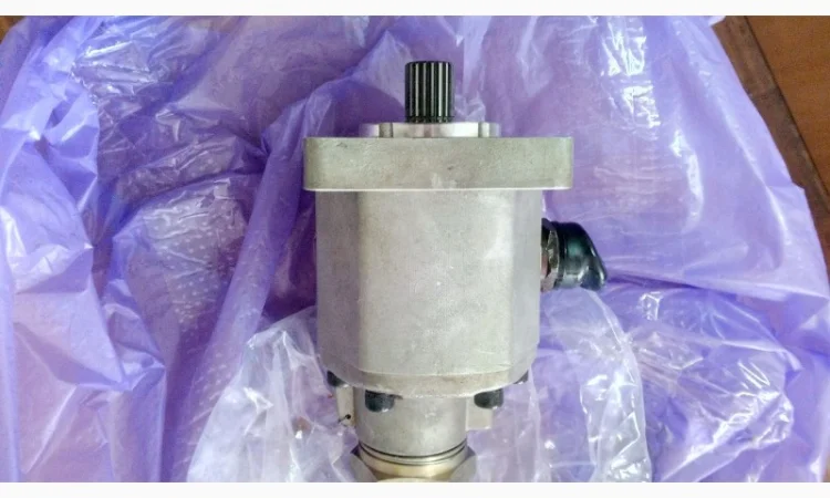 Насос гидроусилителя руля Татра 815 - фото № 2