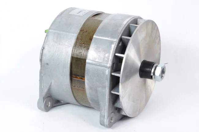 PLM 1855 Генератор А120Е на двигатель Sw-680 - фото № 1