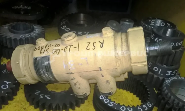 313-02-0200C1 Распределитель RSZ1-20 усилителя поворота на L-34 Stalowa Wola - фото № 1