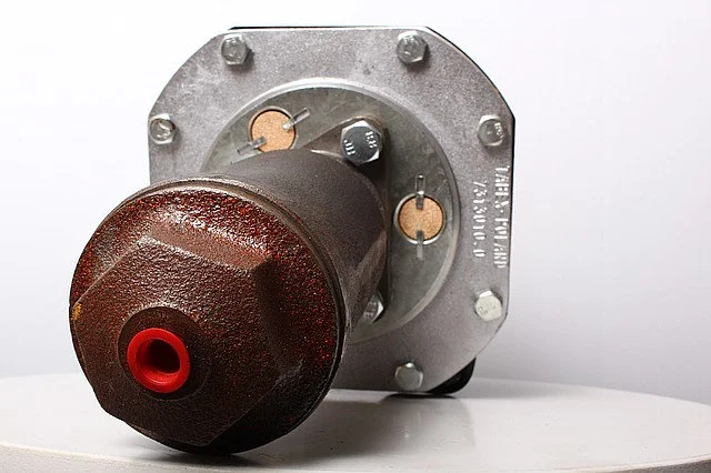 423-01-0000 Тормозной цилиндр с сервомотором Stalowa Wola L-34 - фото № 1