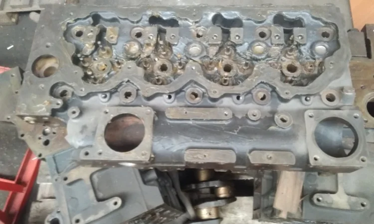 ГБЦ к телескопическим погрузчикам Manitou, б/у - фото № 1