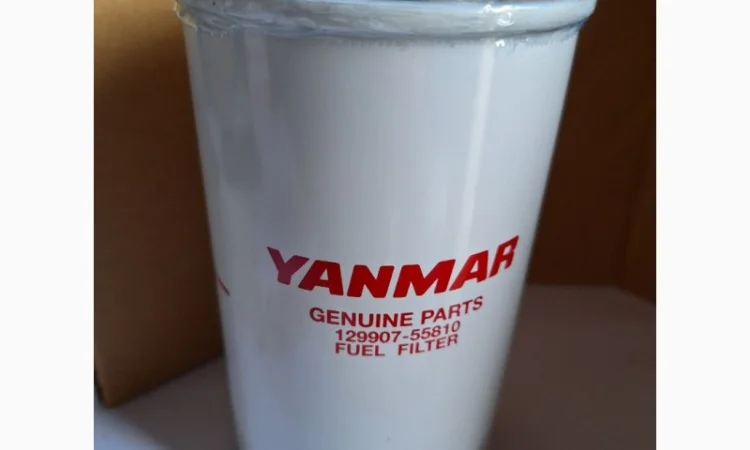 Oригинальный топливный фильтр YANMAR 129907-55810 - фото № 1