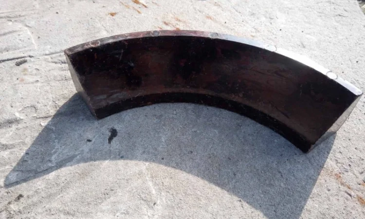 Колодка фрикционная муфты (реверса) 652.32.02 на Э-652, ЭО-4111, ЭО-4112 - фото № 1