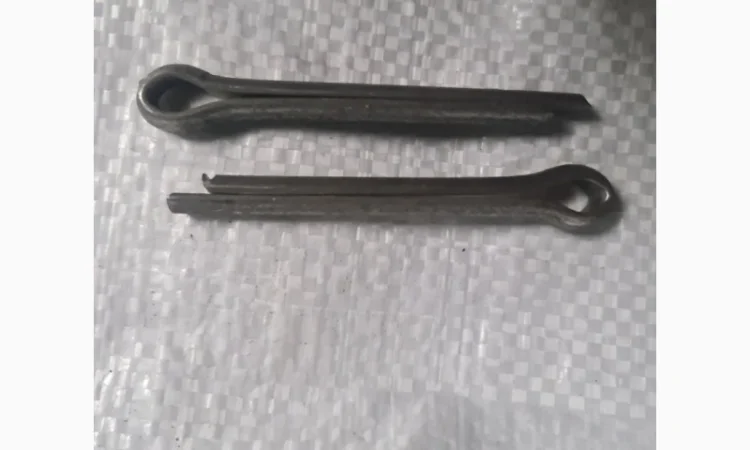 Шплінти для пальців траків гусениць трактора ДТ-75, Т-74, Т-70, Т-150 - фото № 1