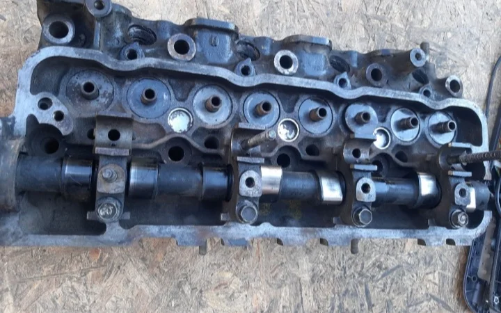 Головка блока двигателя исузу 4FE1 погрузчик камацу - фото № 1