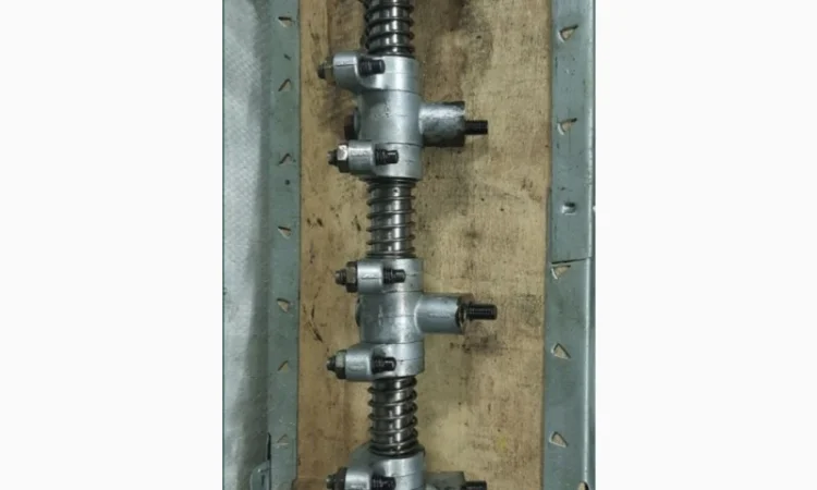 Ось коромысел двигателя митсубиси Mitsubishi S4L - фото № 1