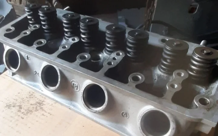 Головка блока двигателя тоета Toyota 5K - фото № 1