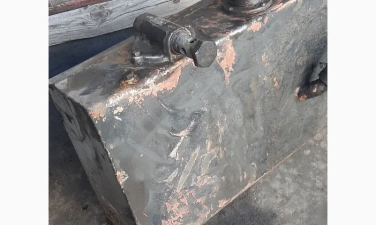 Бак масляный гидравлический погрузчик - фото № 1