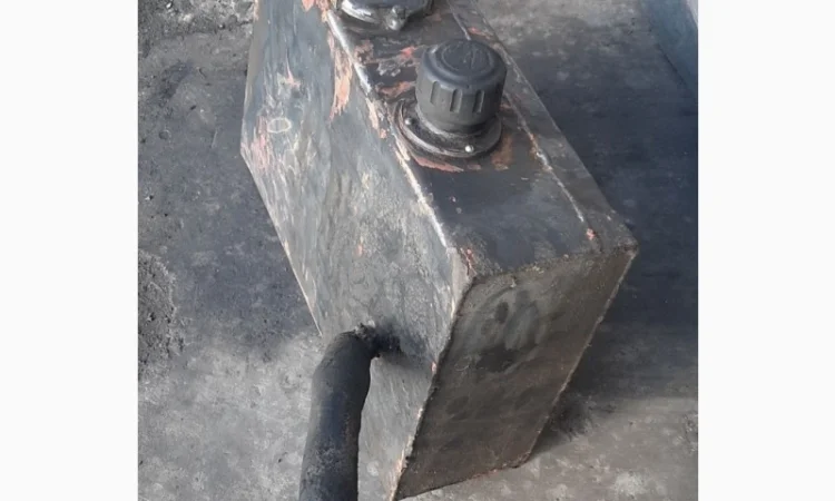 Бак масляный гидравлический погрузчик - фото № 2