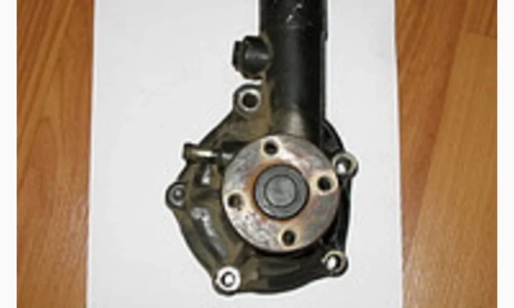 Помпа водяной насос двигателя митсубиси S4Q2 - фото № 1