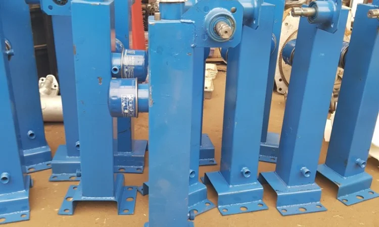 Гидробак с кронштейном насоса-дозатора МТЗ (ГОРу) - фото № 1