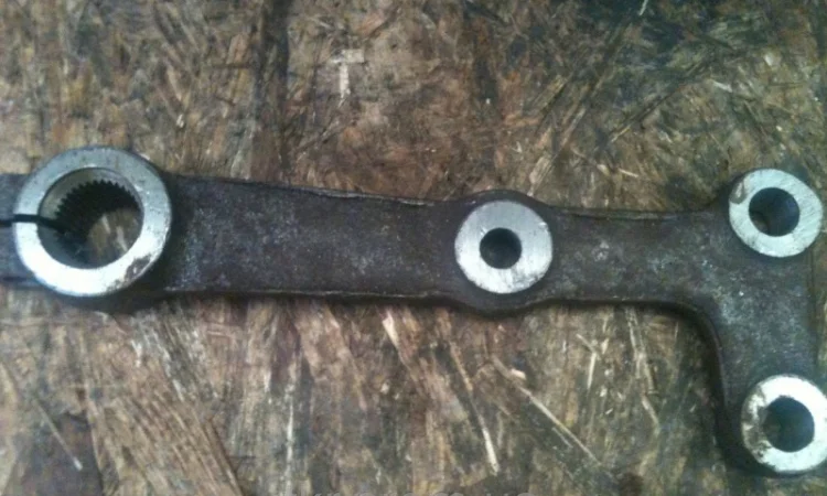 Рычаг центральный (ЮМЗ,  Д-65) двухплечевой - фото № 1