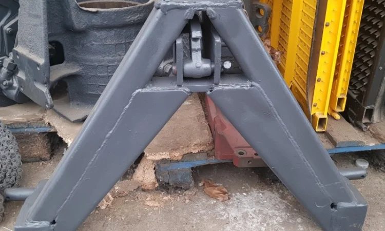 Автосцепка т-150 - фото № 1