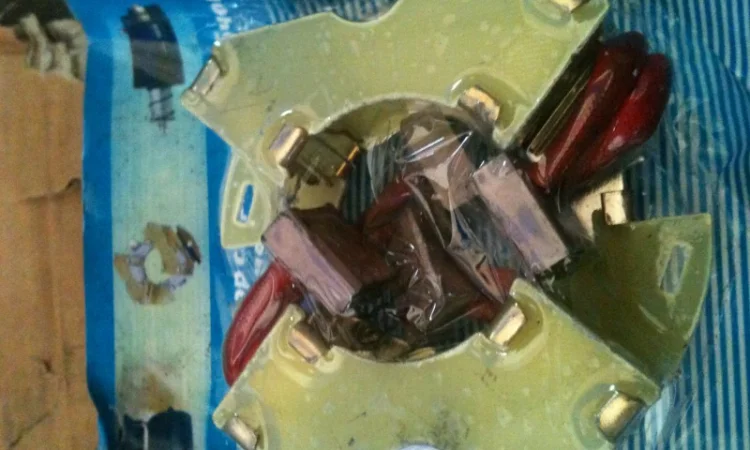 Щеткодержатель редукторного стартера МТЗ, ЮМЗ - фото № 2