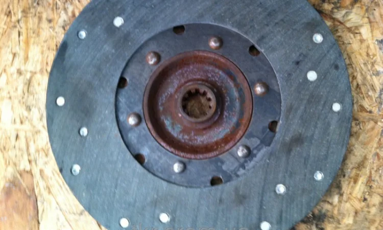 Диск ведомый главной муфты сцепления Т-40 - фото № 1