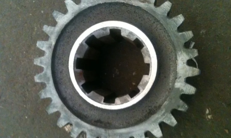 Шестерня Т-150 ведущ.вала перв.(Z 28) - фото № 2