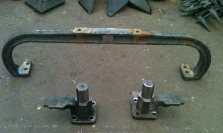 Опора двигателя Т150 ЯМЗ + кронштейны - фото № 1