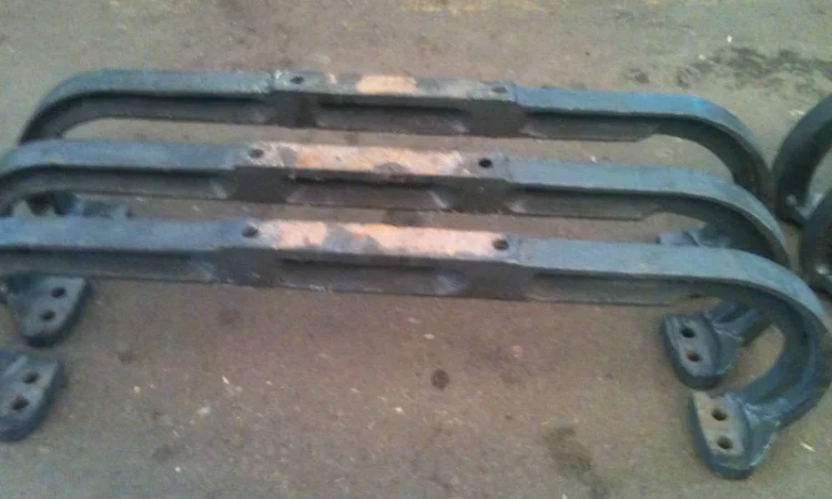 Опора двигателя ямз на т-150 - фото № 1