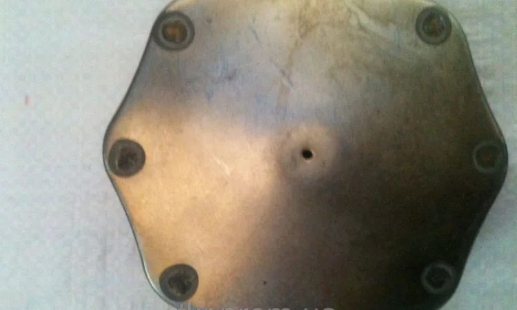 Крышка бака Т-150,  Т-40,  Т-150, ЮМЗ,  Д65 - фото № 1