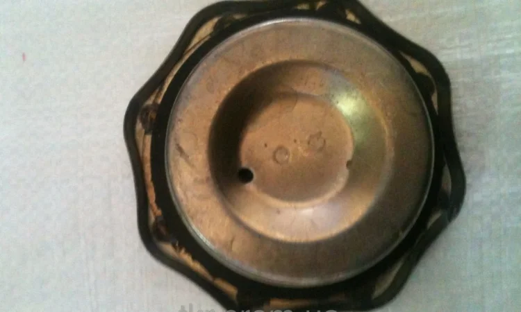 Крышка бака Т-150,  Т-40,  Т-150, ЮМЗ,  Д65 - фото № 2