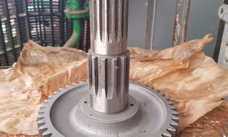 Вал вторичный МТЗ-82 КПП - фото № 1