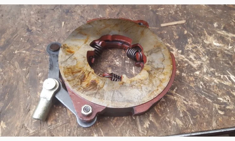 Диск тормозной МТЗ-80 нажимной старый образец - фото № 1