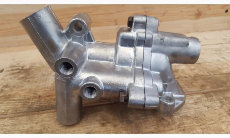 Корпус термостата в сборе ЮМЗ - фото № 1