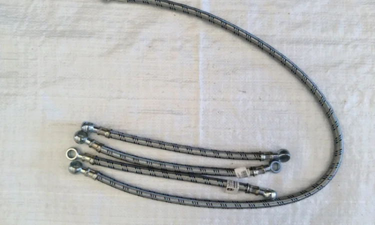 Шланг топливный низкого давления в металлооплетке Ф14 L=0.65м - фото № 1