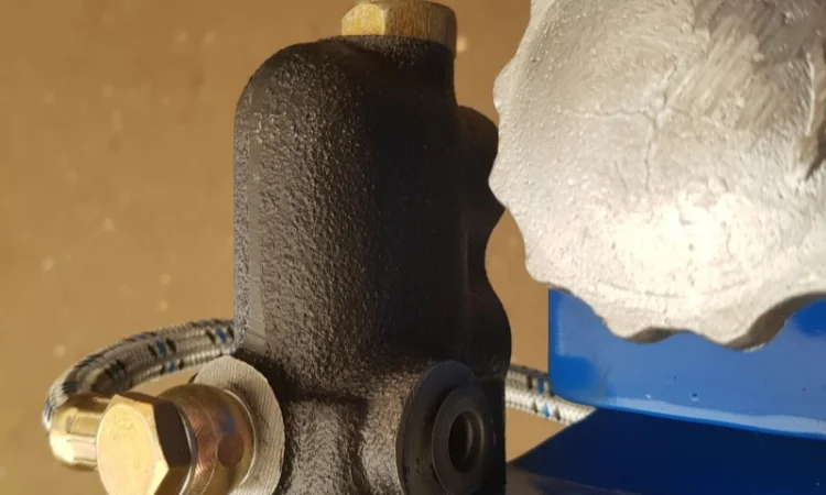 Гидробак ГУРа МТЗ с краном блокировки МТЗ-80, МТЗ-82 - фото № 2