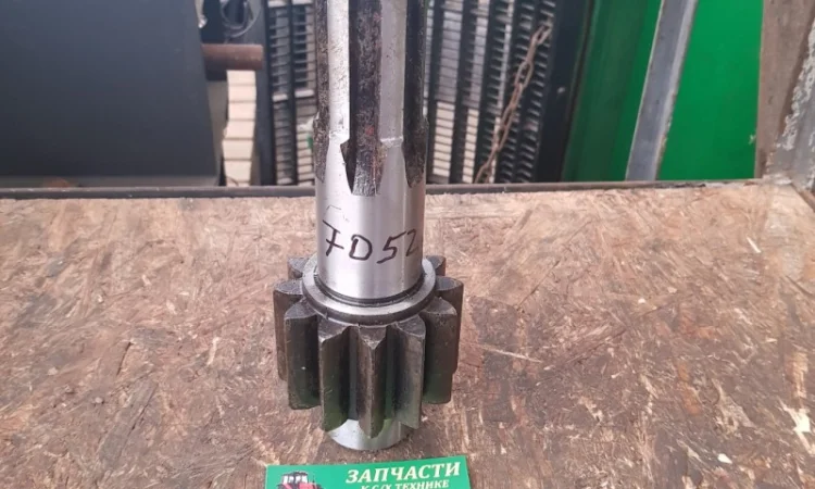 Шестерня ведущая (Т-40, Д-144) z=11, 12 каталожній номер Т25-2407052-Б - фото № 1