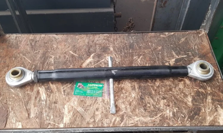 Винт центральной навески Т-40 (Т25-4628050) - фото № 1