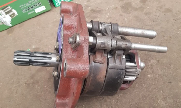 Вал отбора мощности МТЗ, ВОМ задний в сборе 8 шлиц 70-420202 - фото № 2