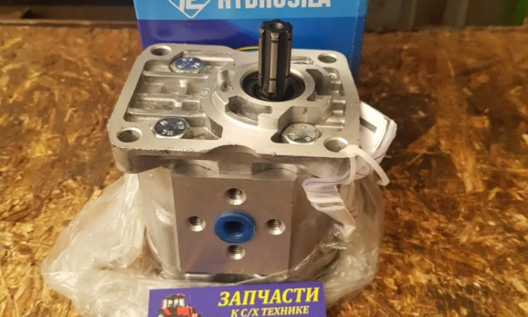 Насос шестеренный НШ-16 (левое вращение) - фото № 1