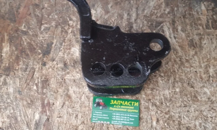 Серьга навески МТЗ 70-4605330-Б - фото № 1