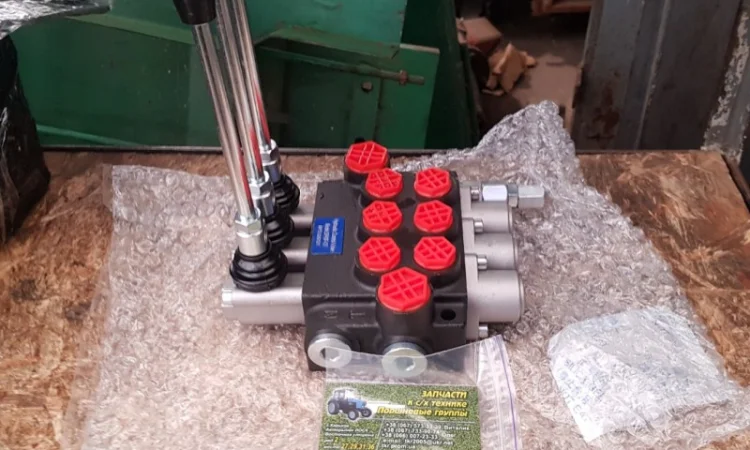 Гидрораспределитель Р-40 3-х секционный - фото № 1