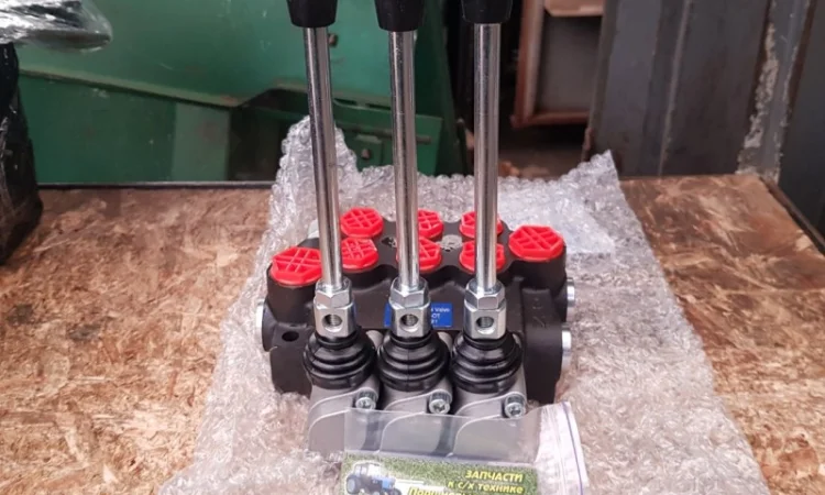 Гидрораспределитель Р-40 3-х секционный - фото № 2