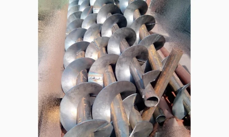 Спираль шнековая (шнек) сварная для винтовых конвейеров. В наличии - фото № 1