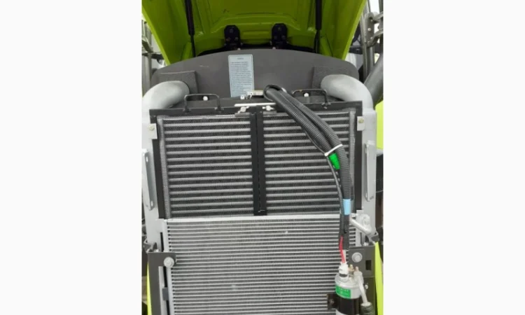 Трактор ZOOMLION RH1104 с кондиционером - фото № 12