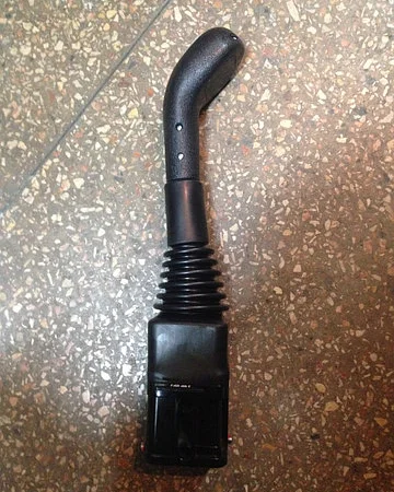 Джойстик с тросами дистанционного управления гидрораспределителя - фото № 1