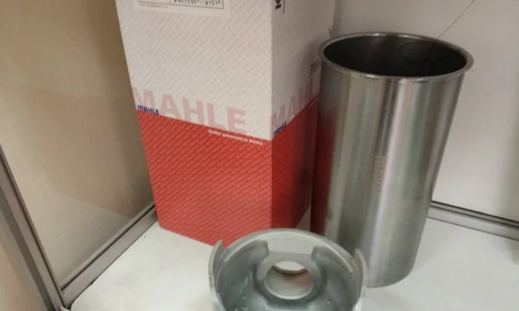 Запчасти двигателя MAHLE для экскаваторов Hitachi, JCB склад г. Киев - фото № 2