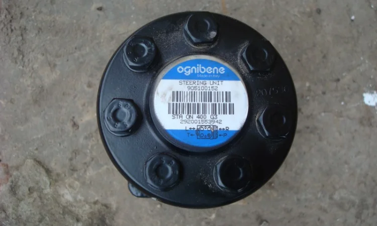 Насос-дозатор рулевого управления на ХТЗ и Т-150К (Италия) - фото № 2